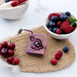 die Vorderseite des Minibuchs Mädchen mit einem little Pony Motiv in einem glitzernem Rosa